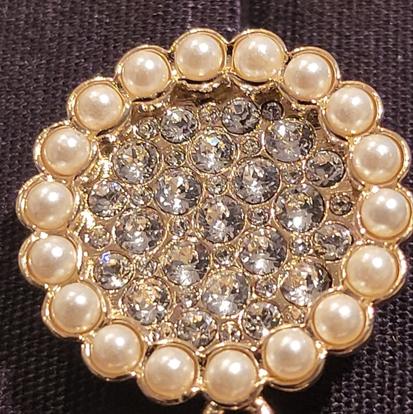 SOLD - NEW Chanel Drop Gold Crystal Pearl Large CC Drop Earrings (B22V) - Picture 7 of 13